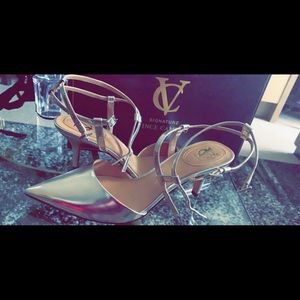 Vince Camuto Signature Abella pump